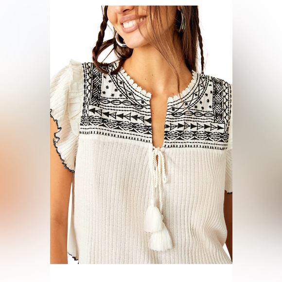NWT Free People Sarafina Top in Ivory/Black Combo Size XL Retail $68 - Picture 2 of 4